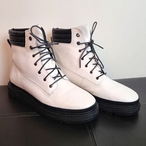 Timberland‎ - Women's White Leather Boots